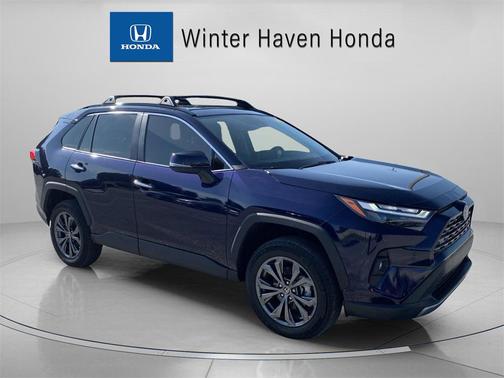 2022 Toyota RAV4 Hybrid SE