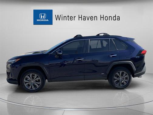 2022 Toyota RAV4 Hybrid SE