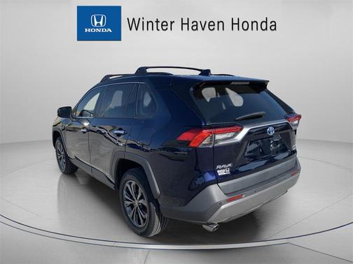 2022 Toyota RAV4 Hybrid SE