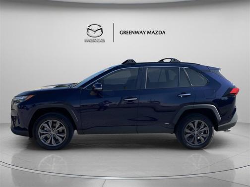 2022 Toyota RAV4 Hybrid SE