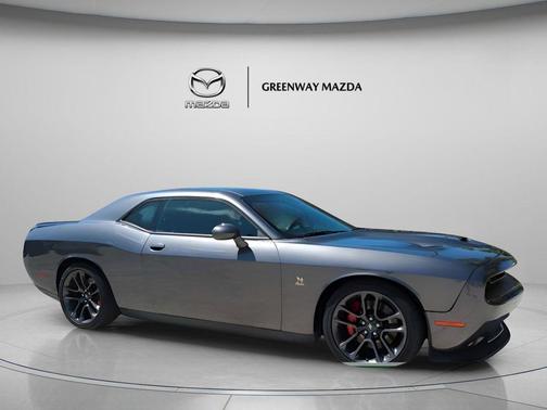 Granite Pearlcoat 2022 Dodge Challenger R/T Scat Pack