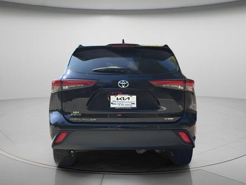 Midnight Black Metallic 2023 Toyota Highlander L