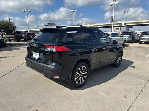 2024 Toyota Corolla Cross XLE