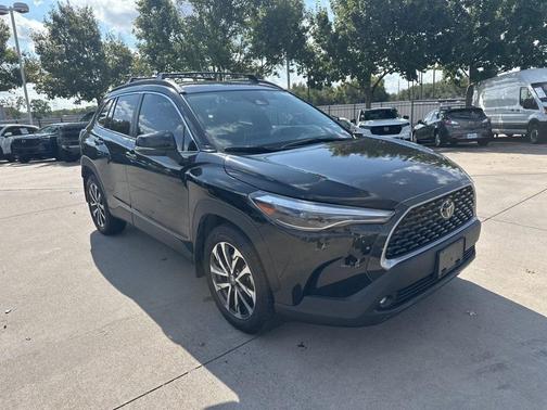 2024 Toyota Corolla Cross XLE