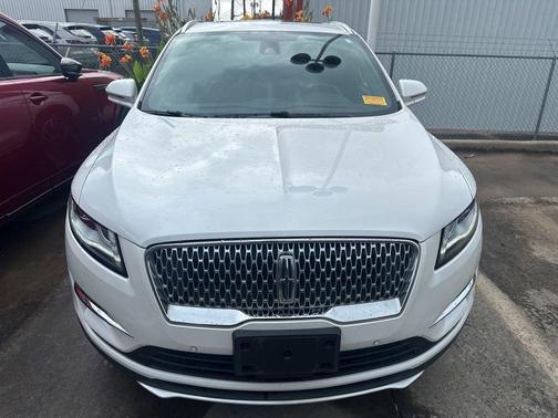 White Platinum Metallic Tri-Coat 2019 Lincoln MKC Reserve