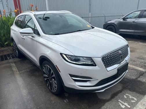 White Platinum Metallic Tri-Coat 2019 Lincoln MKC Reserve