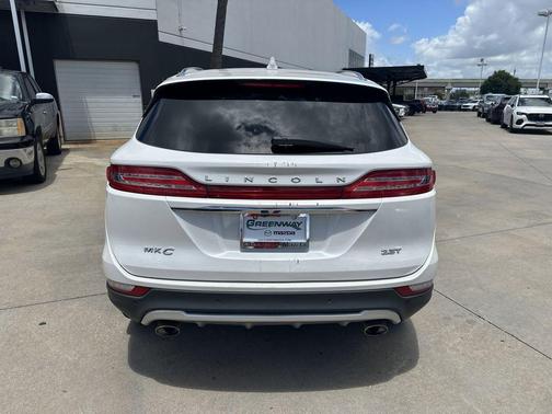 White Platinum Metallic Tri-Coat 2019 Lincoln MKC Reserve
