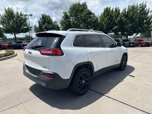 Bright White Clearcoat 2015 Jeep Cherokee Latitude