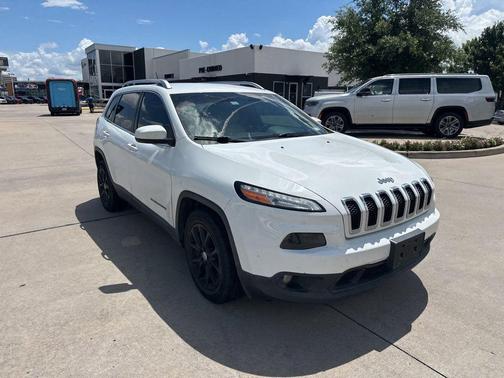 Bright White Clearcoat 2015 Jeep Cherokee Latitude