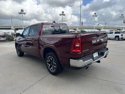 Delmonico Red Pearlcoat 2025 RAM 1500 Laramie