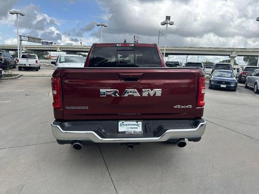 Delmonico Red Pearlcoat 2025 RAM 1500 Laramie