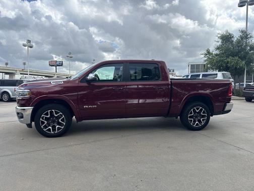 Delmonico Red Pearlcoat 2025 RAM 1500 Laramie