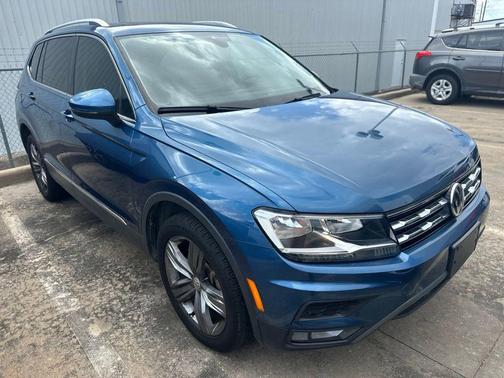 Blue 2020 Volkswagen Tiguan 2.0T SEL