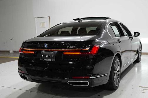 2020 BMW 740 i