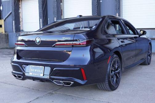 2023 BMW 760 760i xDrive