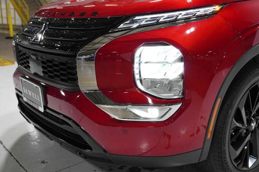 2023 Mitsubishi Outlander SE Black Edition