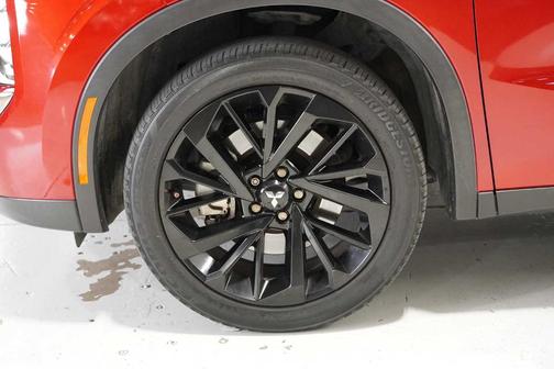 2023 Mitsubishi Outlander SE Black Edition