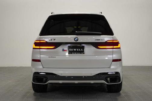 Mineral White Metallic 2025 BMW X7 xDrive40i