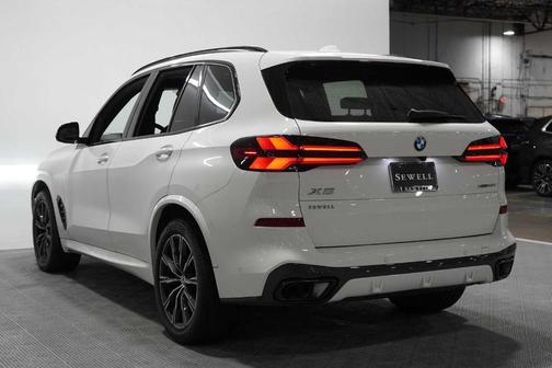 Alpine White 2025 BMW X5 xDrive40i