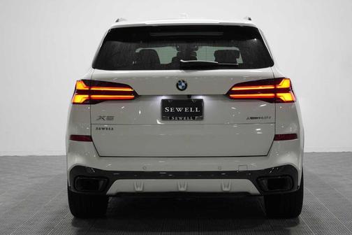 Alpine White 2025 BMW X5 xDrive40i