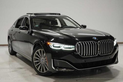 2022 BMW 740 i