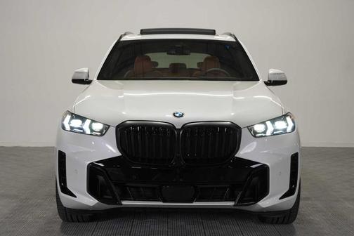 Mineral White Metallic 2024 BMW X5 sDrive40i