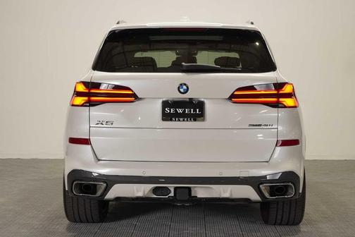 Mineral White Metallic 2024 BMW X5 sDrive40i