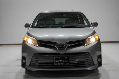 2018 Toyota Sienna XLE