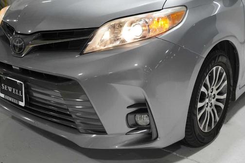 2018 Toyota Sienna XLE