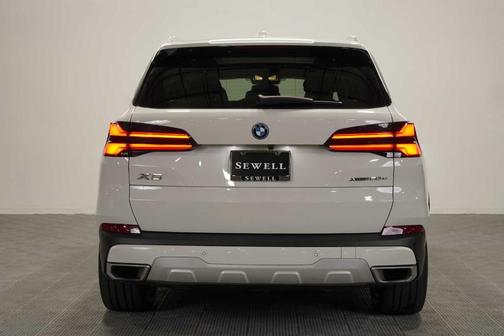 Alpine White 2025 BMW X5 PHEV xDrive50e