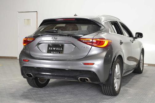 2018 INFINITI QX30 ESSENTIAL