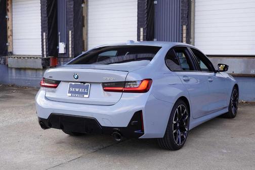 2025 BMW 330 i xDrive