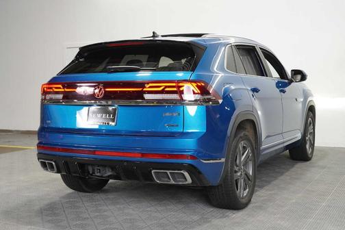 Kingfisher Blue 2024 Volkswagen Atlas Cross Sport 2.0T SEL R-Line