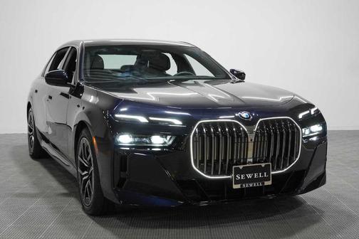 Carbon Black Metallic 2026 BMW 740 i
