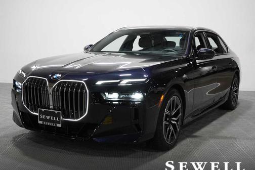 Carbon Black Metallic 2026 BMW 740 i