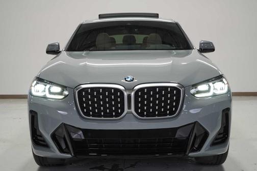 2023 BMW X4 xDrive30i