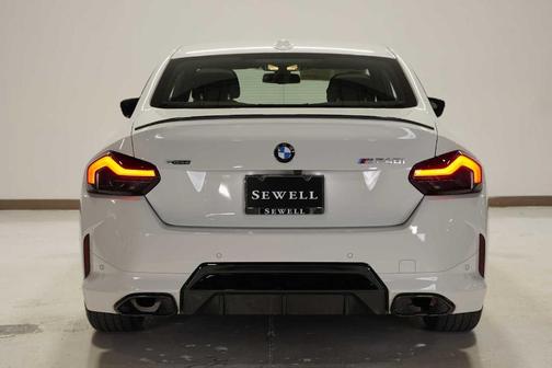 2026 BMW M240 i xDrive