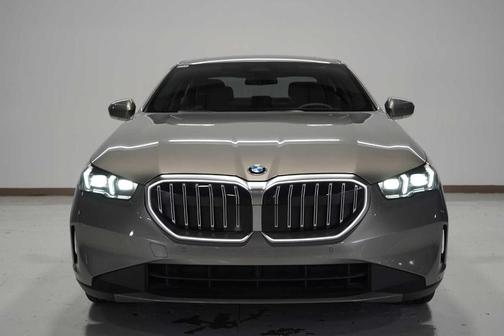 2024 BMW 530 i xDrive