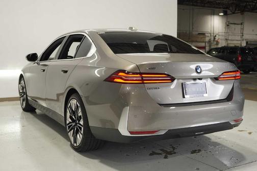 2024 BMW 530 i xDrive