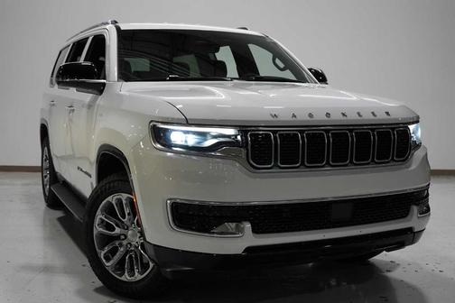 2023 Jeep Wagoneer Base