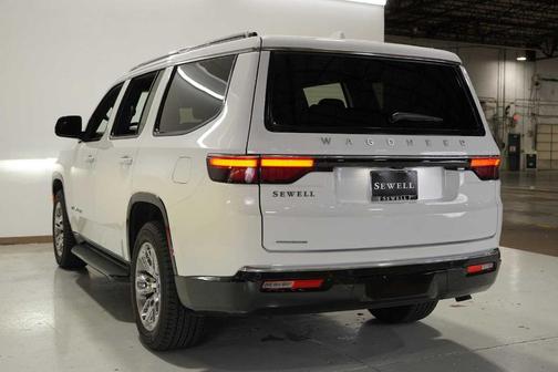 2023 Jeep Wagoneer Base