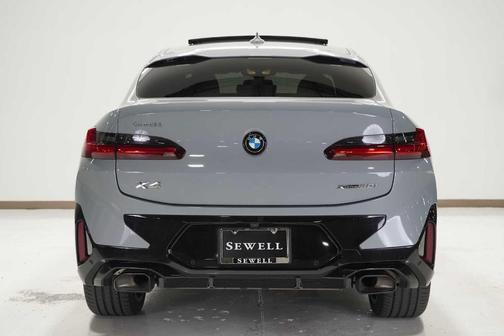 2025 BMW X4 xDrive30i