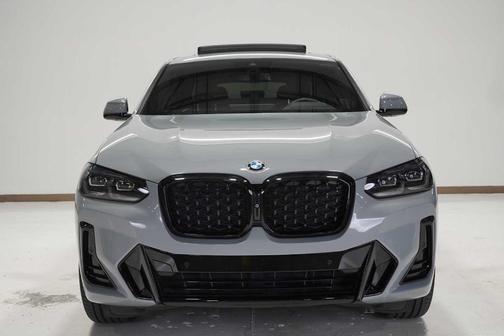 2025 BMW X4 xDrive30i