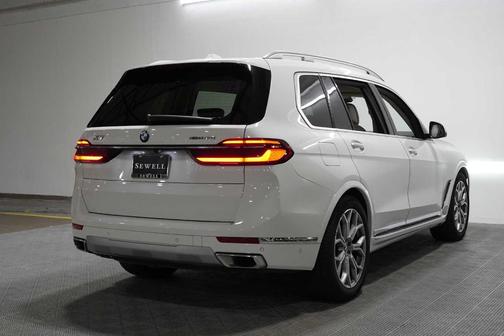 Alpine White 2026 BMW X7 xDrive40i