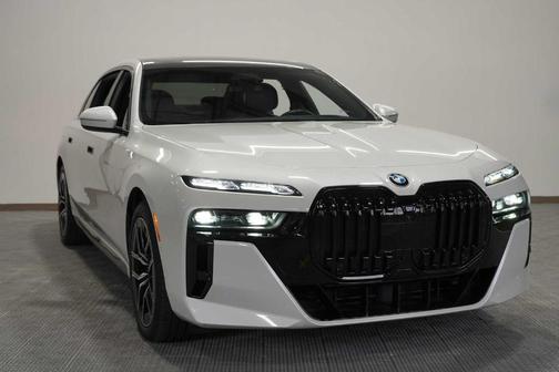 2023 BMW 760 760i xDrive