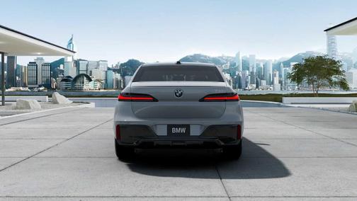 2025 BMW 740 i