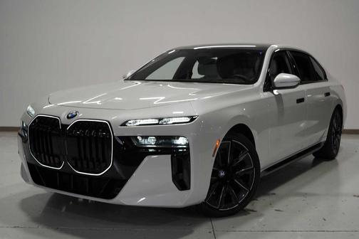 2025 BMW 760 760i xDrive