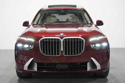 Aventurin Red Metallic 2024 BMW X7 xDrive40i