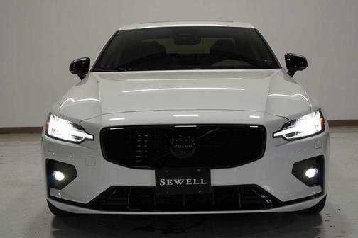 2023 Volvo S60 B5 Plus Black Edition
