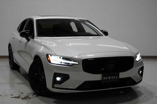 2023 Volvo S60 B5 Plus Black Edition